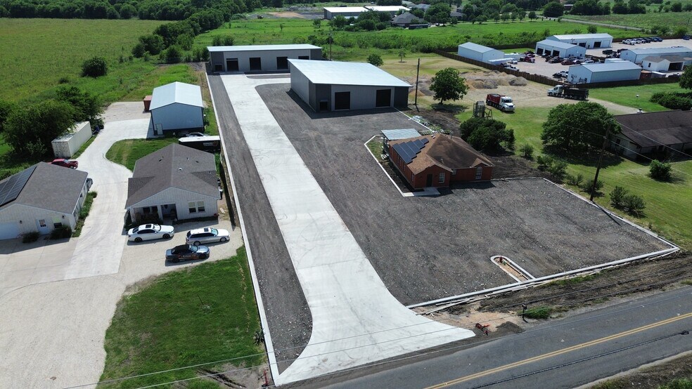 More Photos Of 1158 County Road 108, Hutto Warehouse For Lease