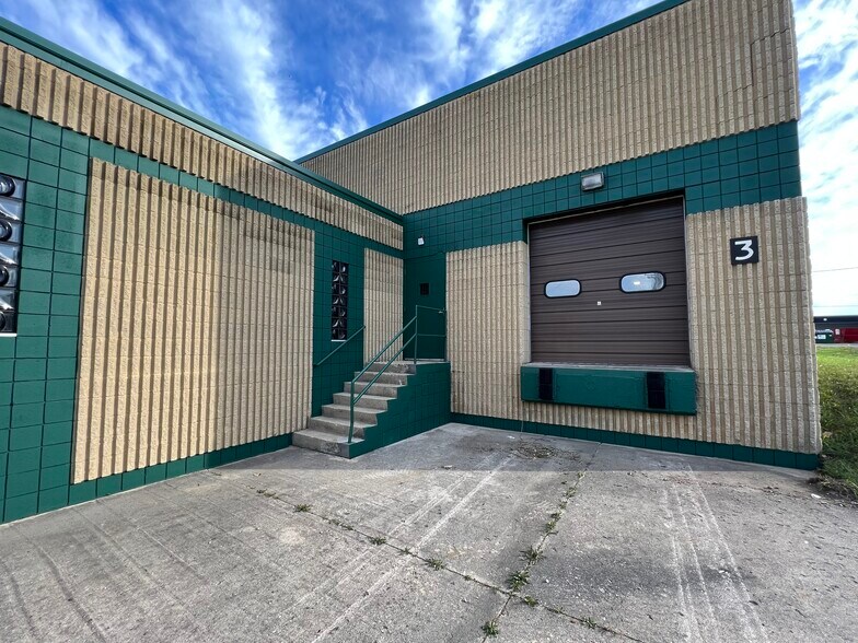 More Photos Of N90W14635 Commerce Dr, Menomonee Falls Manufacturing For Sale