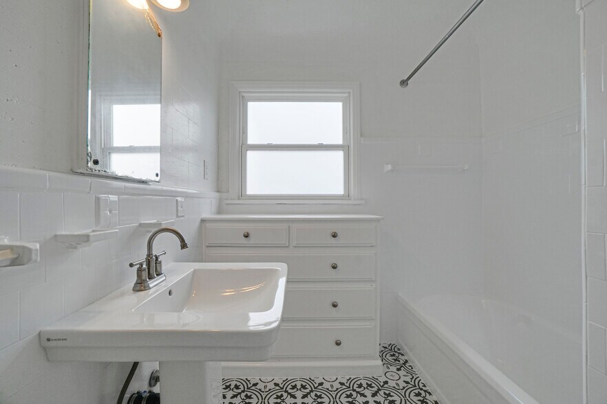 More Photos Of 2250 Magnolia Ave, Long Beach Multifamily For Sale