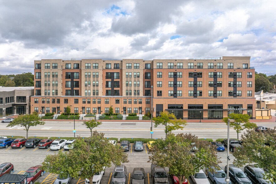More Photos Of 122 E Northwest Hwy, Mount Prospect Apartments For Lease