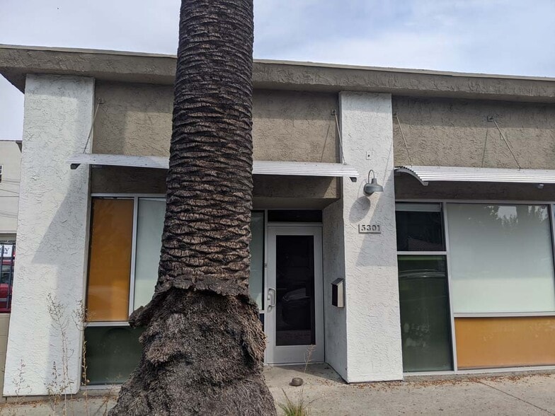 More Photos Of 5301 Rosewood Ave, Los Angeles Office For Lease