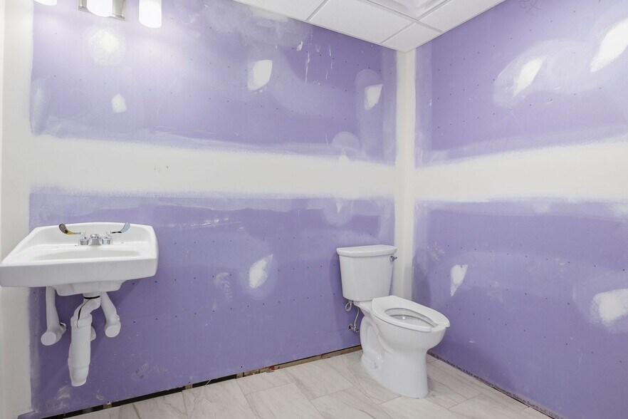 More Photos Of 211 W Ridge Rd, Rochester Storefront For Lease