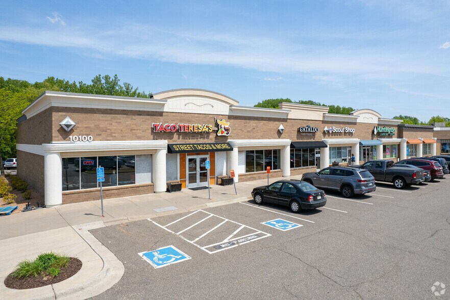 More Photos Of 10100 N 6th Ave, Plymouth General Retail For Lease