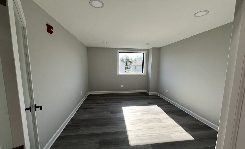 More Photos Of 2398 Beryllium Rd, Scotch Plains Warehouse For Sale