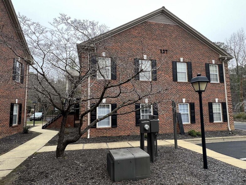 More Photos Of 123 Kingston Dr, Chapel Hill Loft Creative Space For Lease