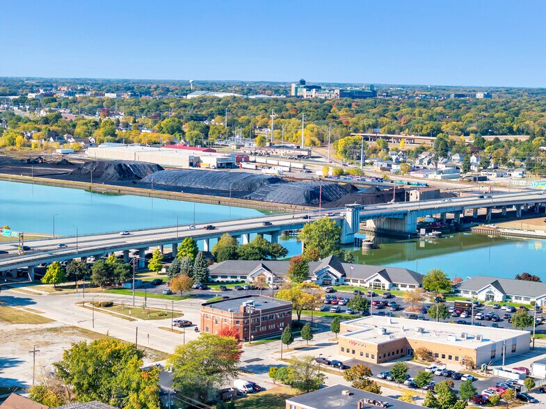 More Photos Of 501 S Washington St, Green Bay Research And Development For Lease