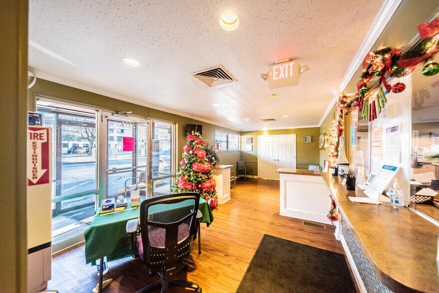 More Photos Of 2535 Broadway St, Paducah Office For Lease