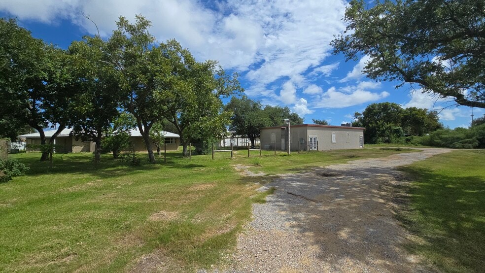 More Photos Of 3315 Fm 523 Rd, Oyster Creek Shelter For Sale