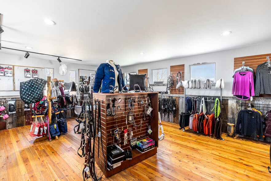 More Photos Of 535 Moraine Ct, Driggs Storefront Retail Residential For Lease