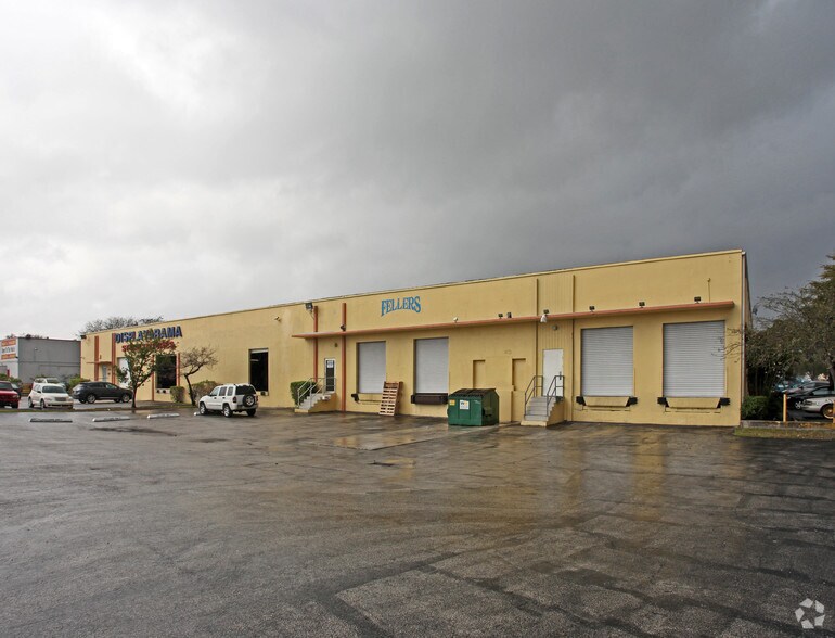 More Photos Of 4000-4010 N 28th Ter, Hollywood Warehouse For Lease