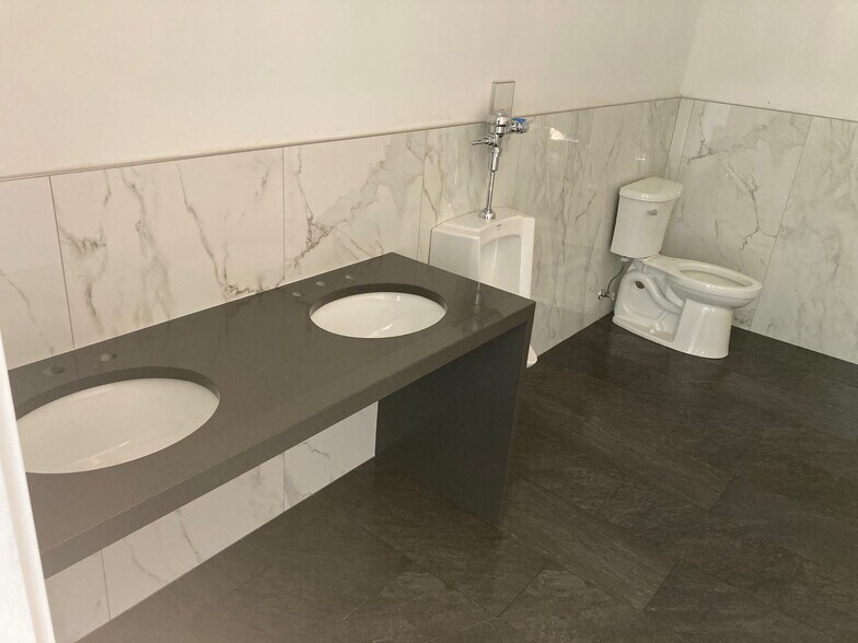 More Photos Of 459 Broadway, Westwood Restaurant For Lease