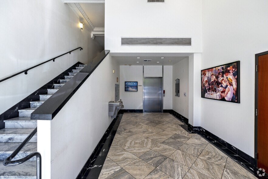 More Photos Of 1111-1115 I St, Modesto Storefront Retail Office For Lease