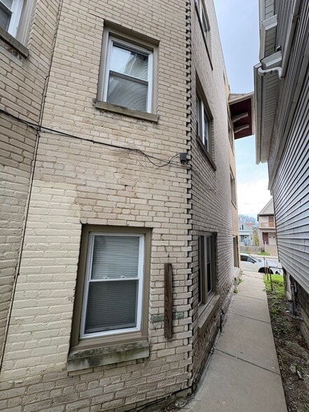 More Photos Of 2767 N Holton St, Milwaukee Apartments For Sale