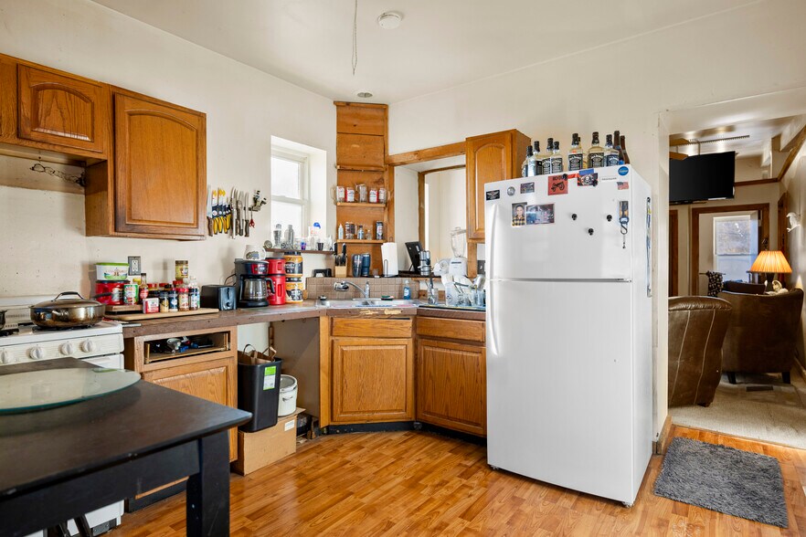 More Photos Of 403-409 N Pearl St, Albany Warehouse For Sale