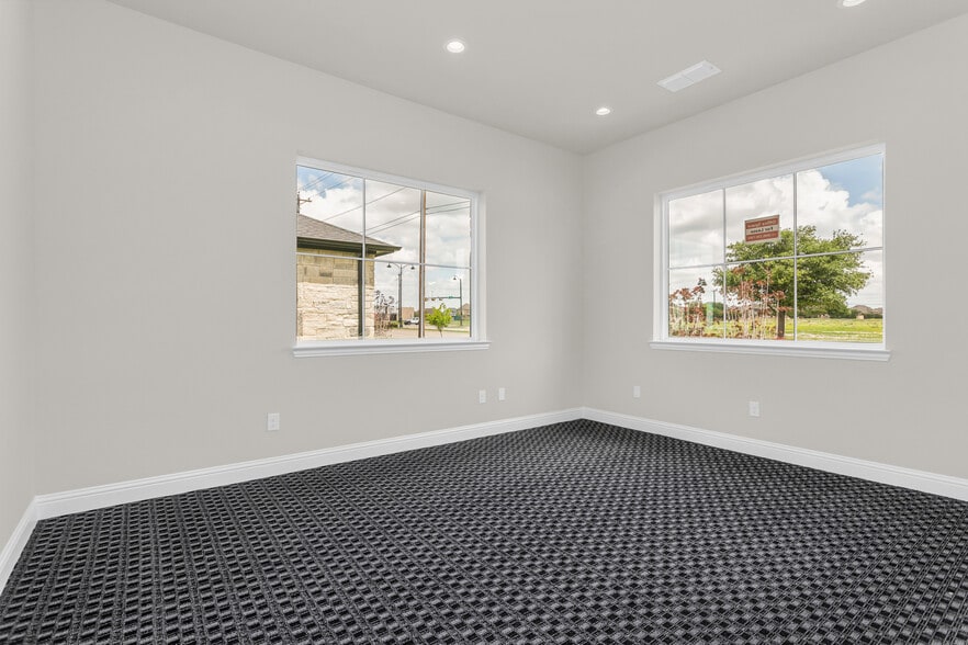More Photos Of 6000 Alma Rd, McKinney Office For Lease