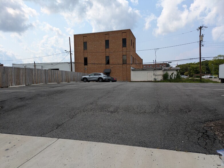 More Photos Of 320 E Broadway, Hopewell Office For Lease