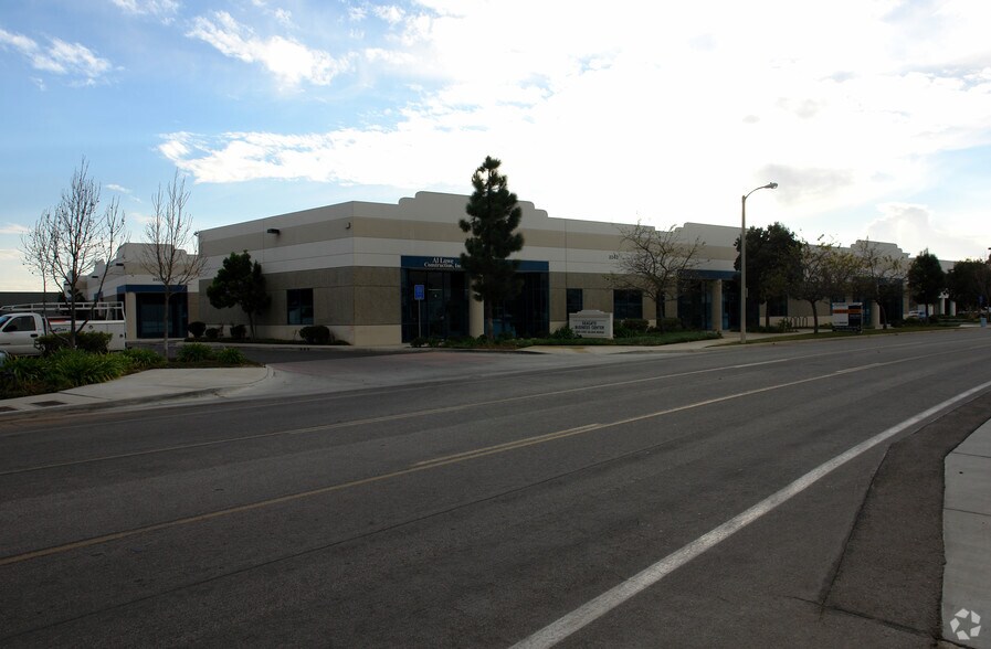 More Photos Of 2240 Celsius Ave, Oxnard Warehouse For Lease