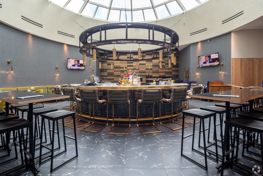 More Photos Of 100 S 5th St, Minneapolis Office For Lease