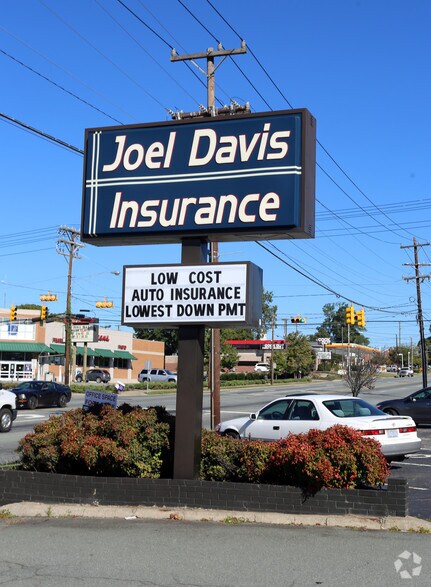 More Photos Of 410 S Main St, Graham Office For Lease