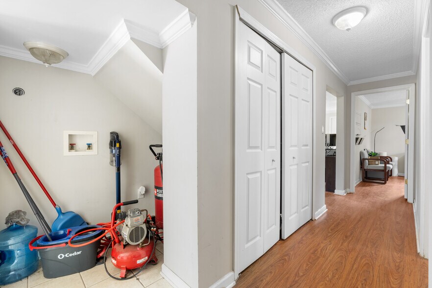 More Photos Of 5757 Ogeechee Rd, Savannah Flex For Lease