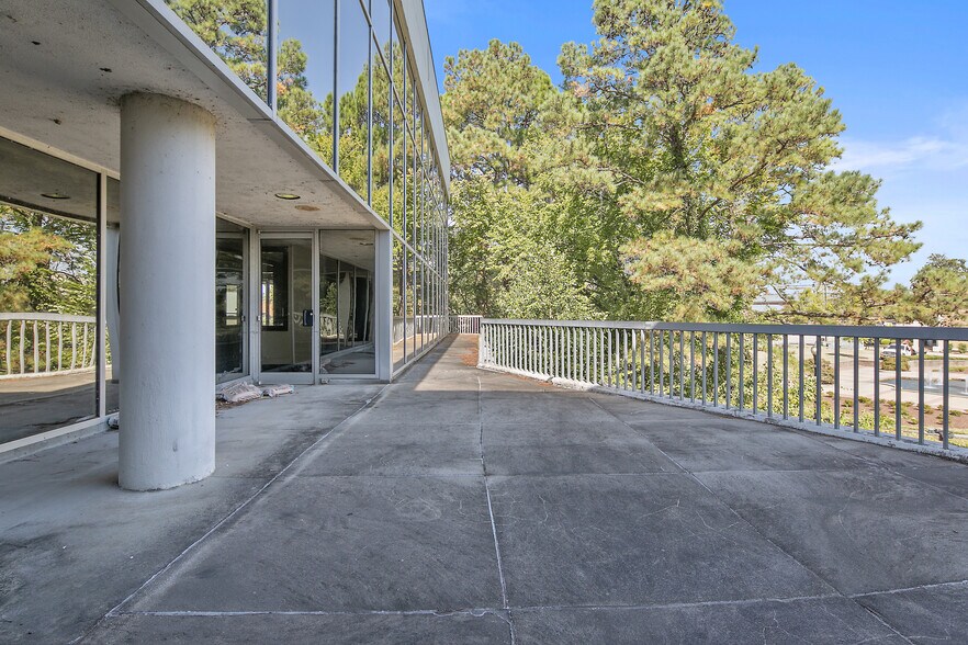 More Photos Of 200 Green St, Fayetteville Storefront Retail Office For Sale