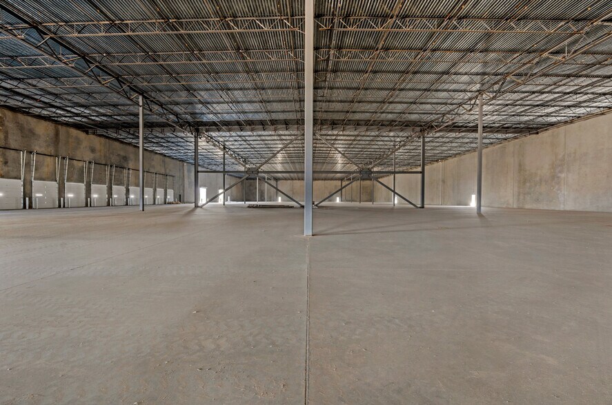 More Photos Of 30078 Bradham Dr, Visalia Distribution For Sale