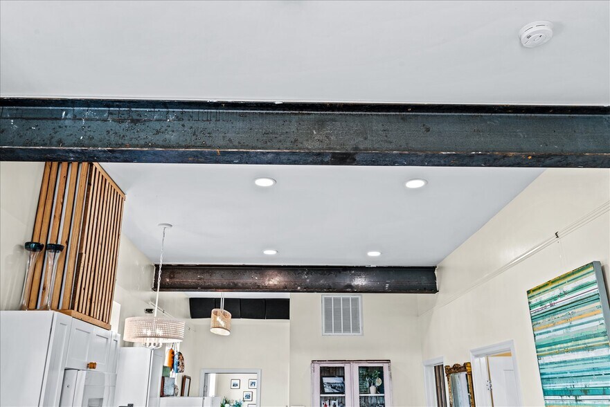 More Photos Of 10 Irving Ave N, Colonial Beach Apartments For Sale