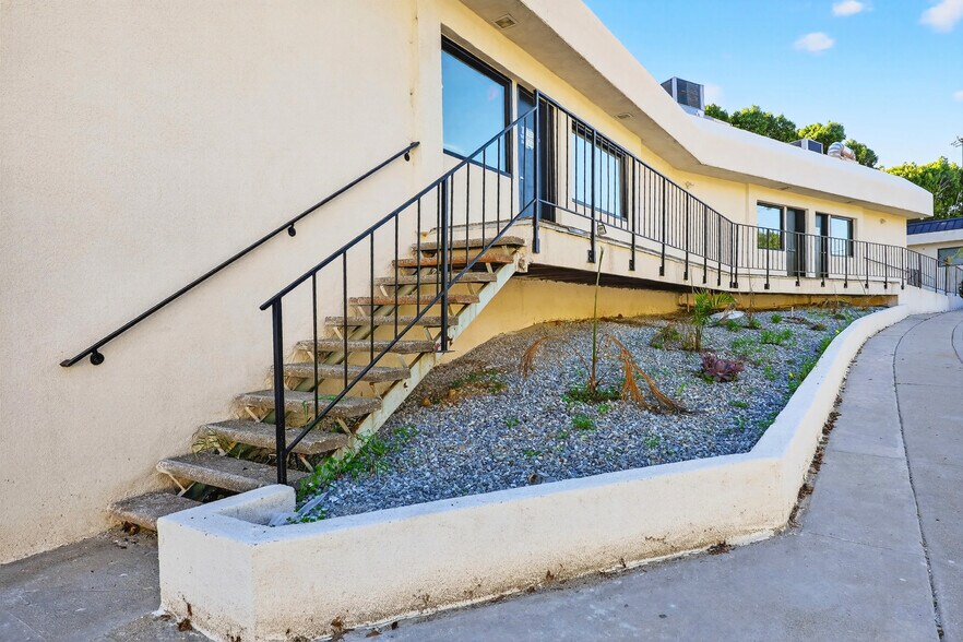 More Photos Of 5411 Valley Blvd, Los Angeles Warehouse For Lease