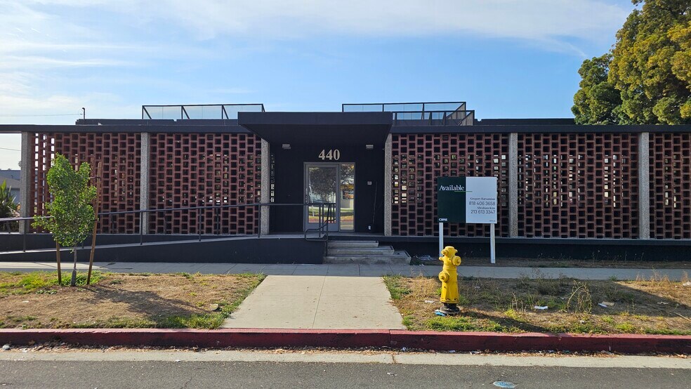 More Photos Of 440 W Los Feliz Rd, Glendale Research And Development For Lease