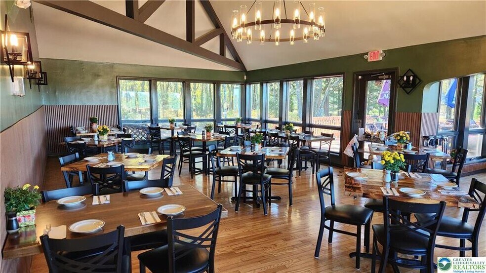 More Photos Of 874 Pa-903, Jim Thorpe General Retail For Sale