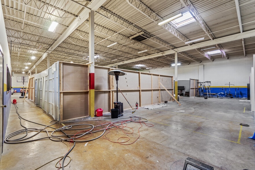 More Photos Of 1862 LATHAM St, Memphis Warehouse For Sale