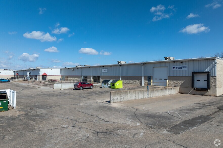 More Photos Of 2536 Alpine Rd, Eau Claire Showroom For Lease