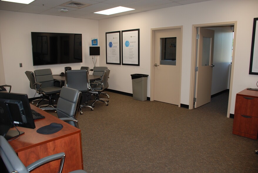 More Photos Of 625 Willow Springs Ln, York Warehouse For Lease