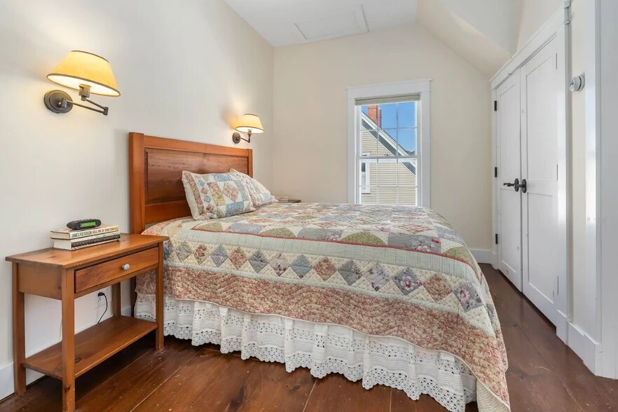 More Photos Of 31 Huntington Pl, Rochester Apartments For Sale