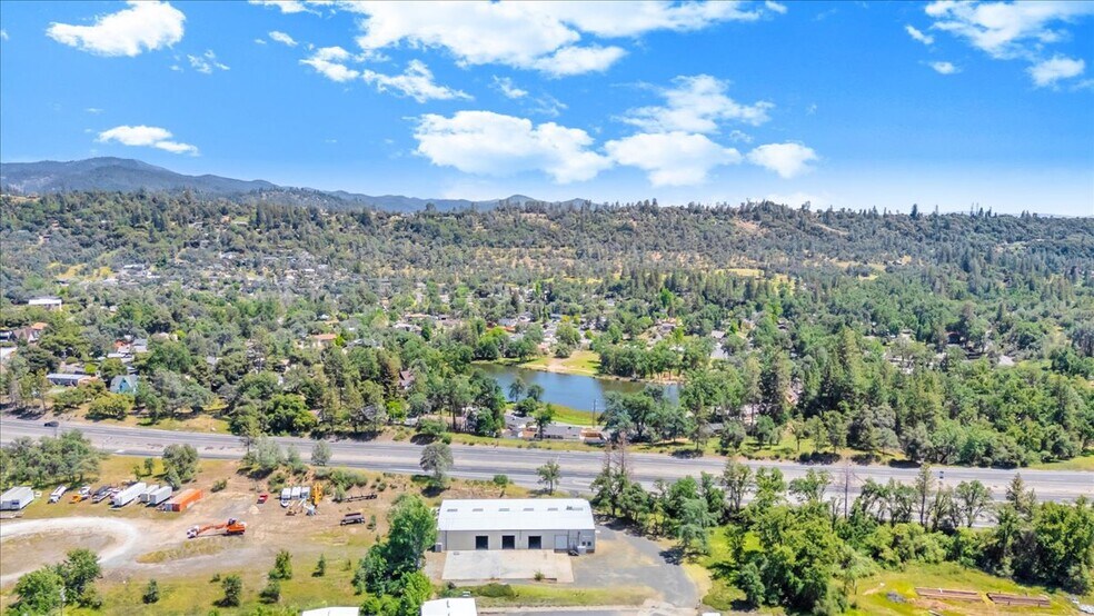 More Photos Of 20833 Mechanical Dr, Sonora Warehouse For Lease