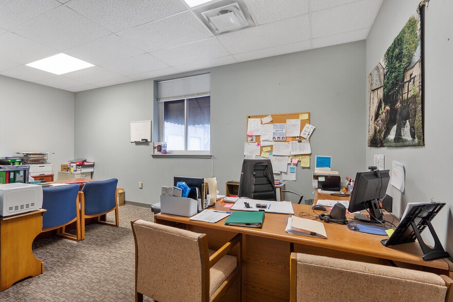 More Photos Of 34 Wright Ave, Auburn Truck Terminal For Sale