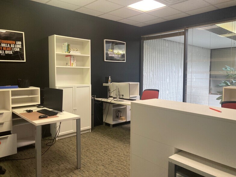 More Photos Of 302-306 E Wilson St, Madison Office For Lease