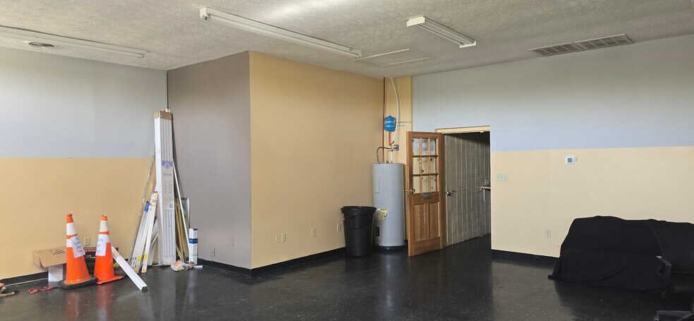 More Photos Of 6441-6451 Yadkin Rd, Fayetteville Unknown For Lease