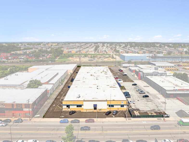 More Photos Of 7520 State Rd, Philadelphia Warehouse For Lease