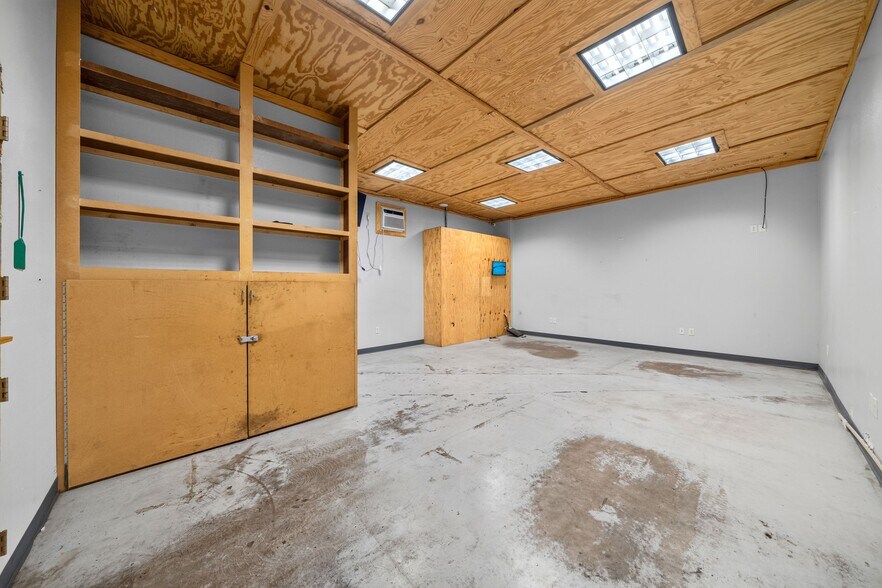More Photos Of 679 Highway 365, Mayflower Office For Sale