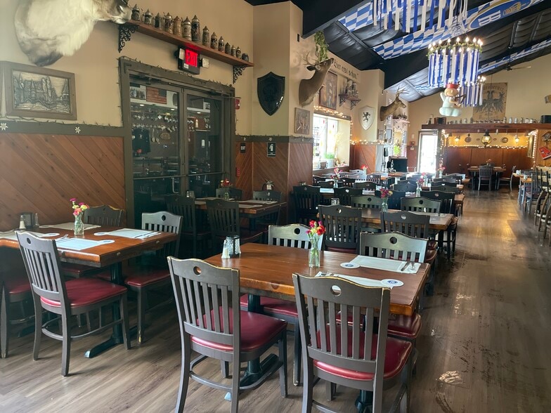 More Photos Of 2136 Lake Ariel Hwy, Lake Ariel Restaurant For Sale