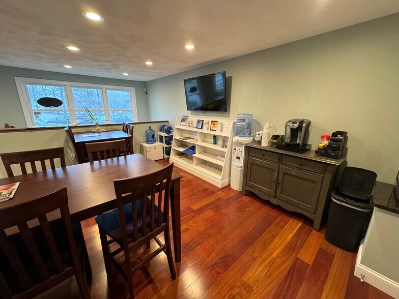 More Photos Of 76 Taunton St, Plainville Freestanding For Sale