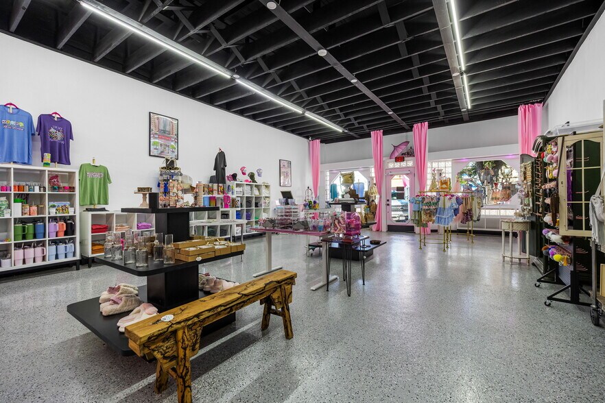 More Photos Of 333 S Commercial St, Aransas Pass Storefront For Sale