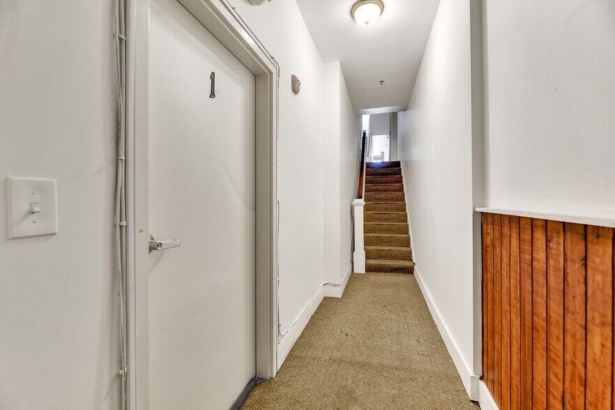 More Photos Of 407 N Charles St, Baltimore Apartments For Lease