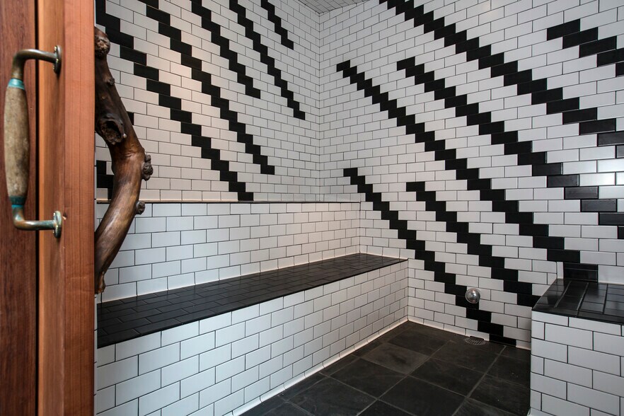 More Photos Of 466 Eddy St, San Francisco General Retail For Sale