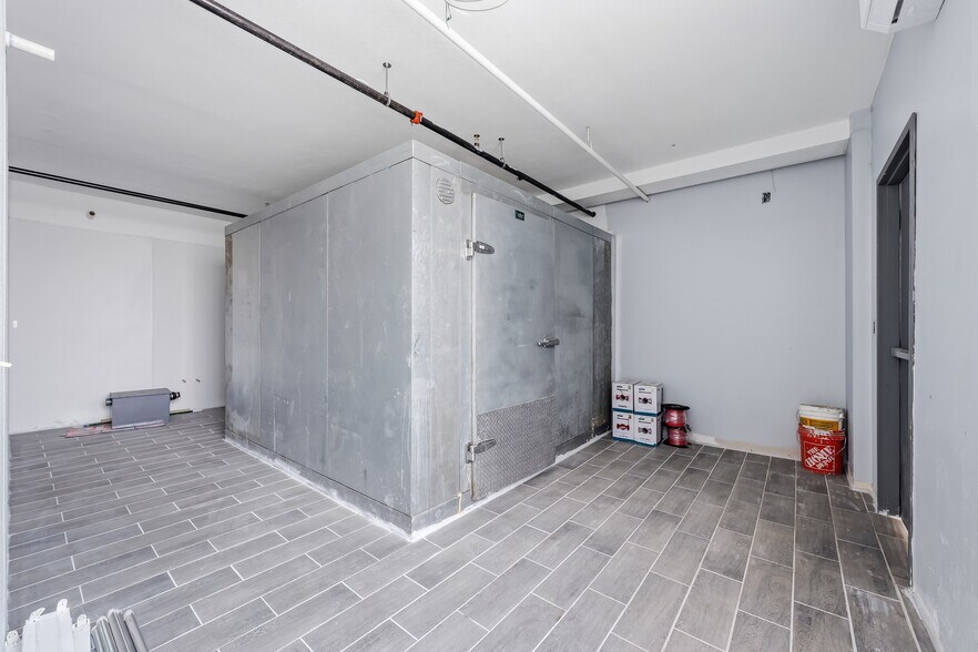 More Photos Of 145-555 Hamilton St, Allentown Showroom For Lease