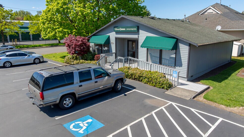 More Photos Of 2911 E Portland Rd, Newberg Office For Sale