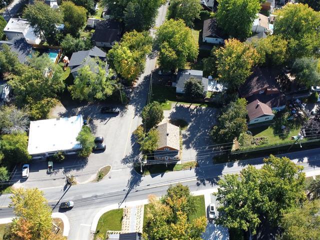 More Photos Of 254 Ch de la Grande-Côte, Rosemère Storefront Retail Residential For Sale