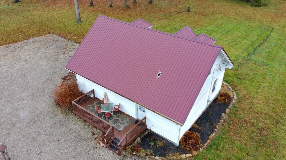 More Photos Of 2714 Brandenburg Rd, Brandenburg Office For Lease