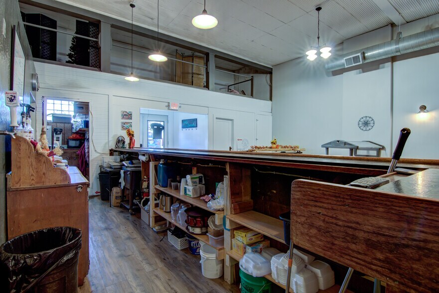 More Photos Of 115 Diamond St N, Ridgeland General Retail For Sale